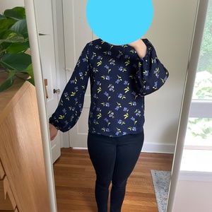 Floral blouse with puffy sleeves